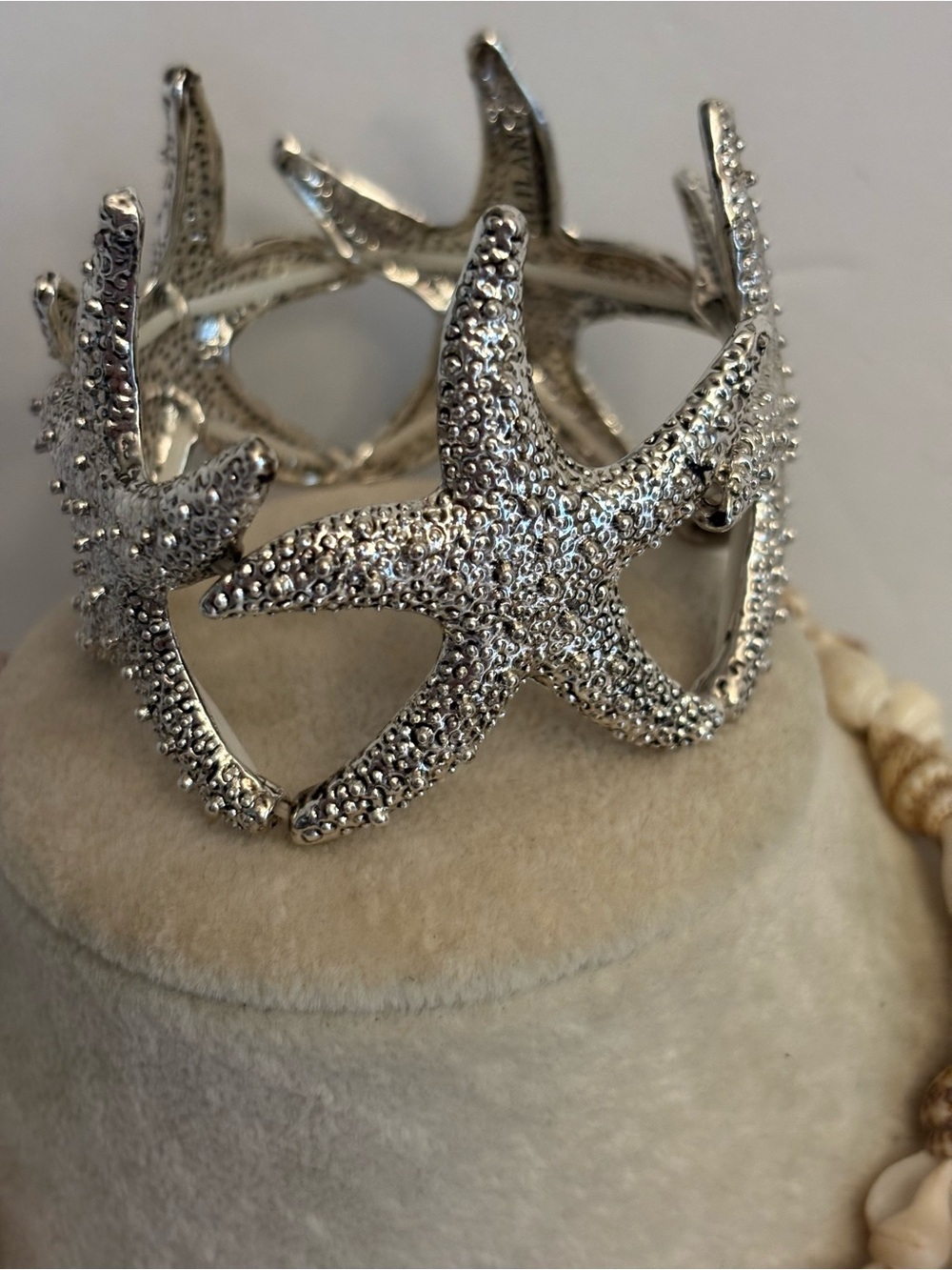 Coastal Jewelry Set Shell Necklaces & Silver Starfish Cuff Bracelet Bundle - Picture 3 of 12